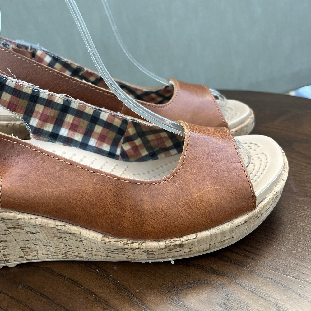 Crocs A Leigh Sandals Women's Size 8 Tan Brown Leather Cork Platform Wedge Shoes - Picture 16 of 16